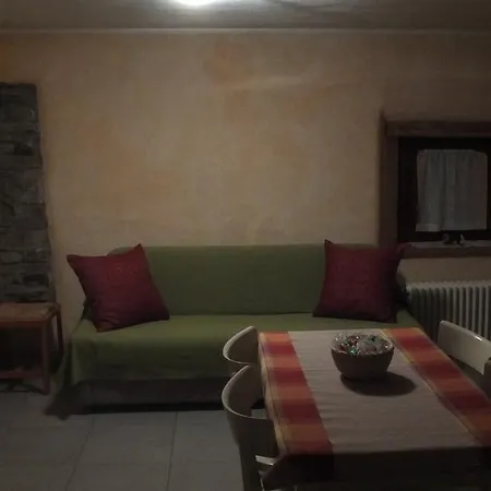 Maison De La Place Apartment *