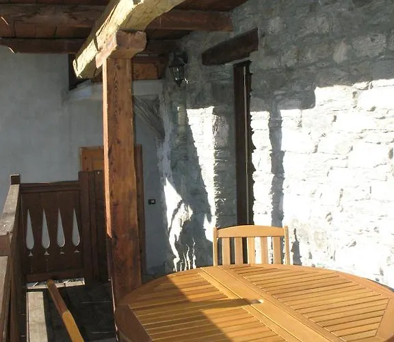 Maison De La Place Doues